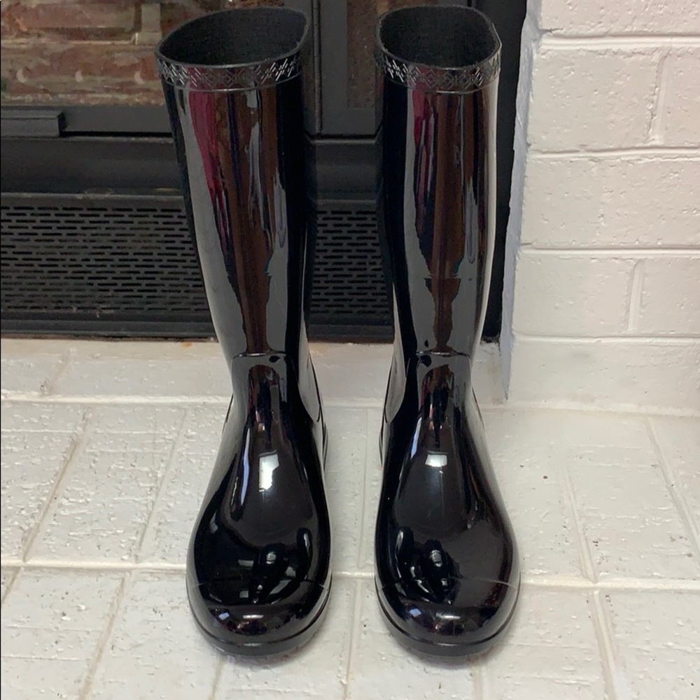 Uggs Rain Boots in black, size 8